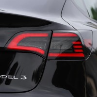 Задні Led ліхтарі тоновані Tesla Model 3 Задні Led ліхтарі тоновані Tesla Model 3