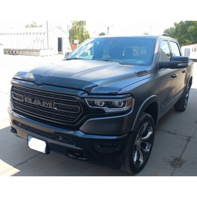 Дефлектор капота Dodge Ram 2019+ FormFit Дефлектор капота Dodge Ram 2019+ FormFit