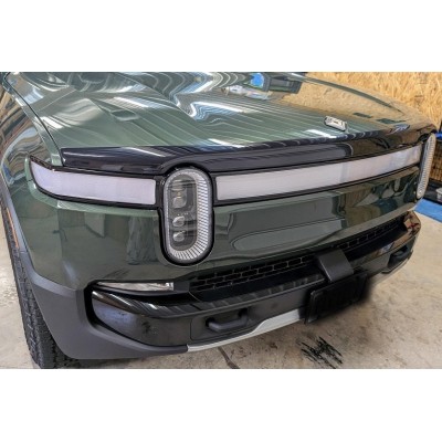 Дефлектор капота AVS Aeroskin Rivian R1T