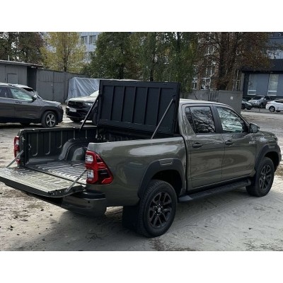 Силова двосекційна кришка кузова Toyota Hilux 2015+ Силова двосекційна кришка кузова Toyota Hilux 2015+