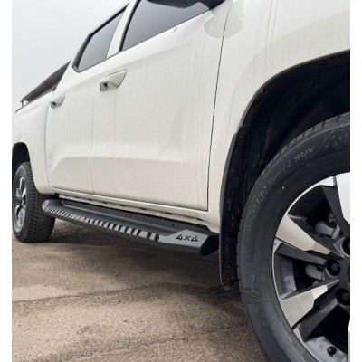 Підніжки металеві чорні Isuzu D-Max Підніжки металеві чорні Isuzu D-Max
