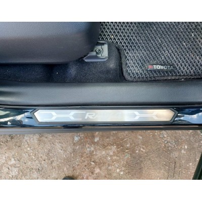 Накладки на пороги Toyota Rav4 2019+ оригінальний дизайн