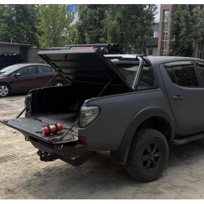 Кришка кузова з дугами Mitsubishi L200 Кришка кузова з дугами Mitsubishi L200