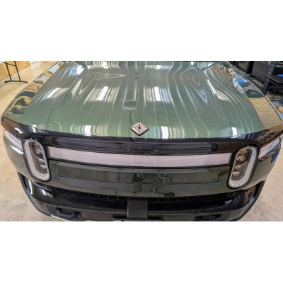 Дефлектор капота AVS Aeroskin Rivian R1S
